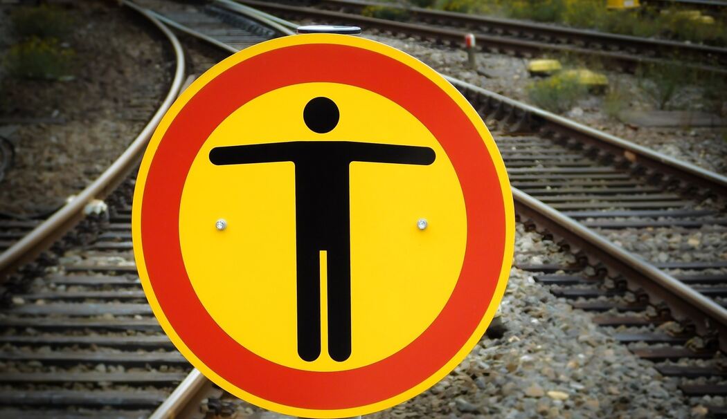 Bahnhof Bahngleis Bahnsteig Zugunglück Zugunfall