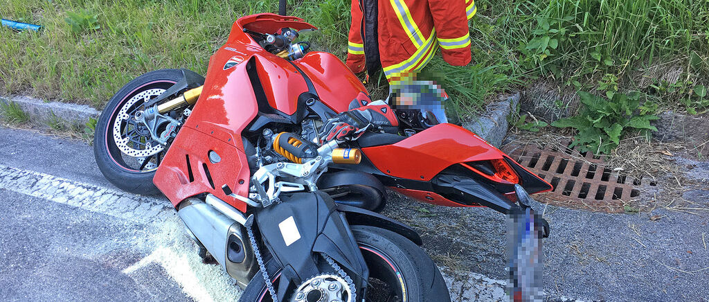 Motorrad Motorradunfall Krad Kradfahrer Kradunfall