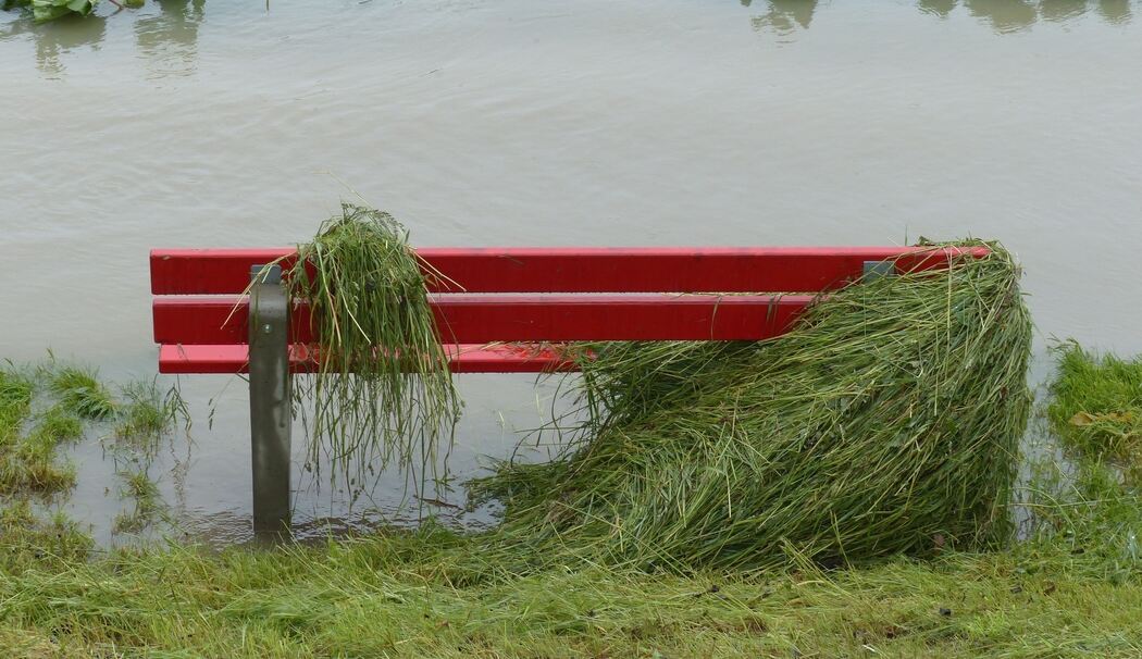 Hochwasser Überschwemmung Hochwasserschild überflutet Überflutung