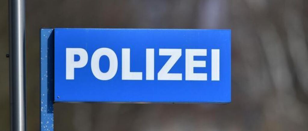 Ein &quot;Polizei&quot;-Schild