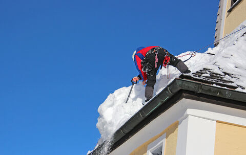 Schnee-Katastrophe im BGL: Noch 70 Dächer müssen geräumt werden