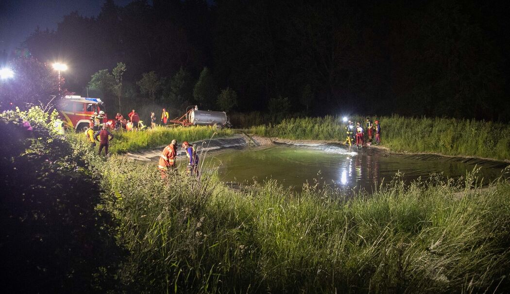 Badeunfall in Chieming endet tödlich – Mann ertrinkt in Löschweiher in Hart