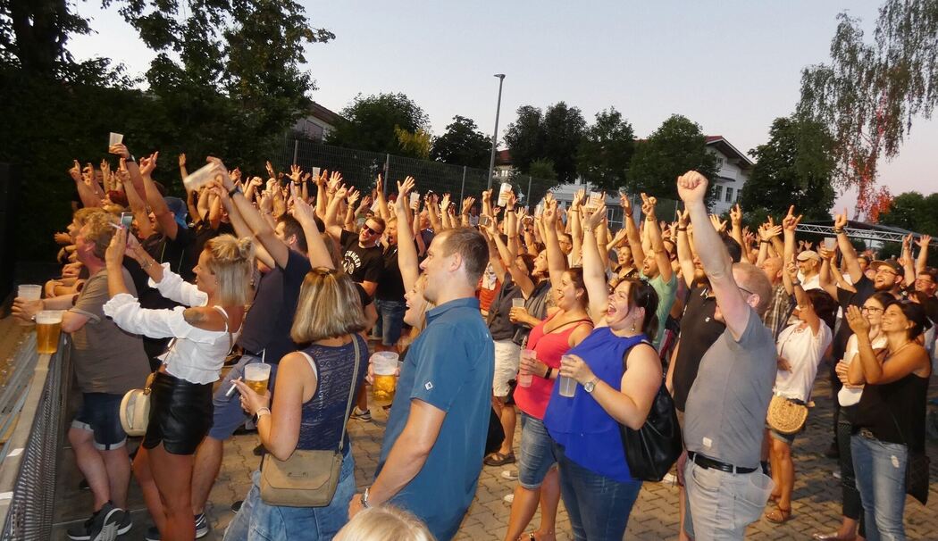 2000 Gäste beim Jubiläumsfest »Gienger rockt« in Erlstätt
