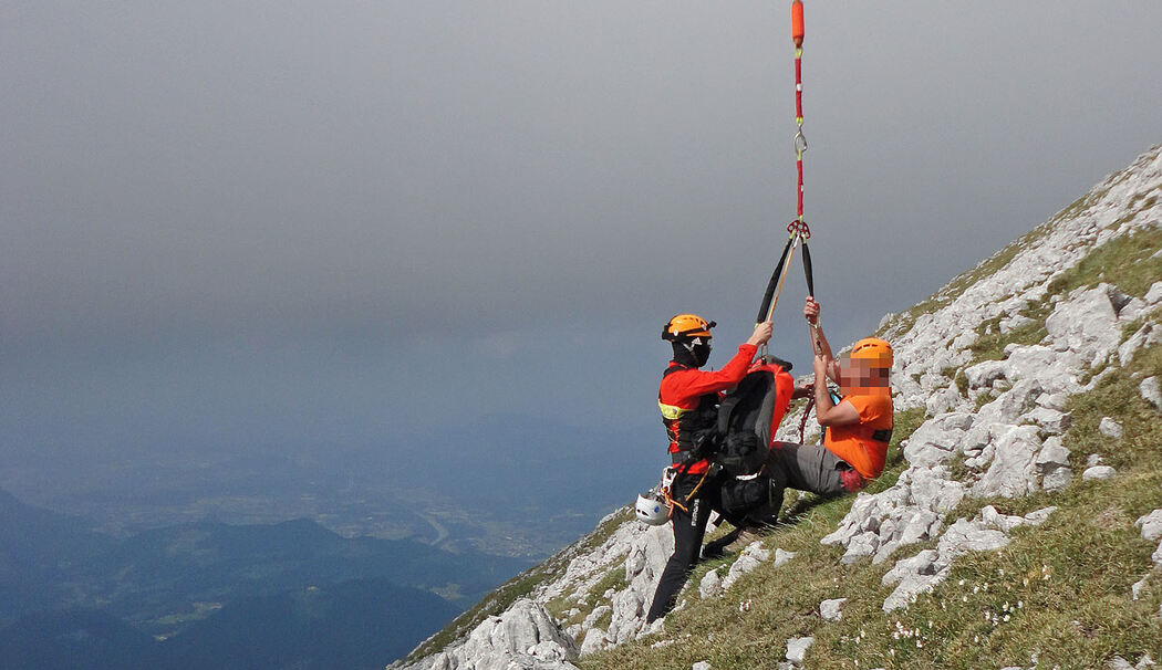 Fünf erschöpfte Wanderer am Hohen Göll – Berchtesgadener Bergwacht mit Heli im Einsatz