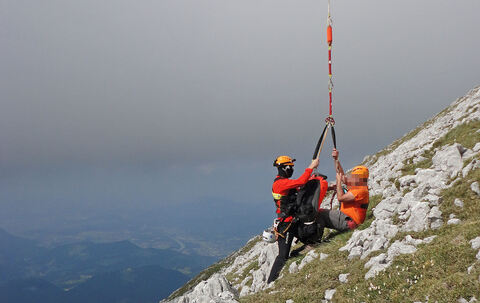 Fünf erschöpfte Wanderer am Hohen Göll – Berchtesgadener Bergwacht mit Heli im Einsatz