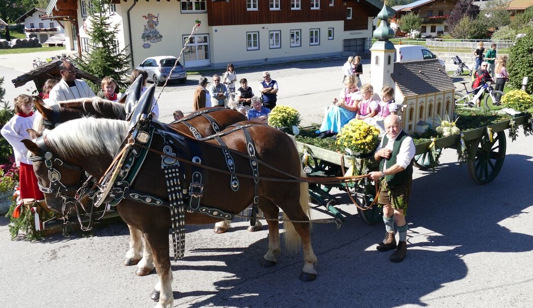 Inzell: Strahlendes Herbstwetter beim Michaeliritt