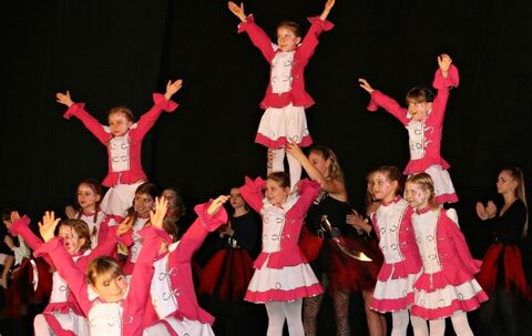 Grabenstätt: Gelungene Premiere des Kinder- und Jugendgarde-Festivals – mit Fotos Grabenstätt: Gelungene Premiere des Kinder- und Jugendgarde-Festivals – mit Fotos