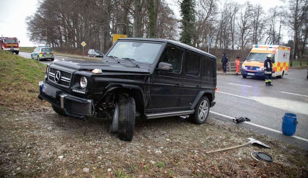 Trostberg Unfall Am Krankenhausberg Suv Fahrer Die Vorfahrt Genommen Trostberg Unfall Am Krankenhausberg Suv Fahrer Die Vorfahrt Genommen