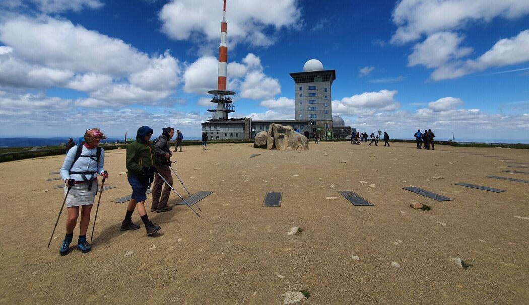Wander- und Mountainbiketouren in Sächsischer Schweiz und Harz: Von tollen Städten zu bizarren Sandsteinfelsen Wander- und Mountainbiketouren in Sächsischer Schweiz und Harz: Von tollen Städten zu bizarren Sandsteinfelsen