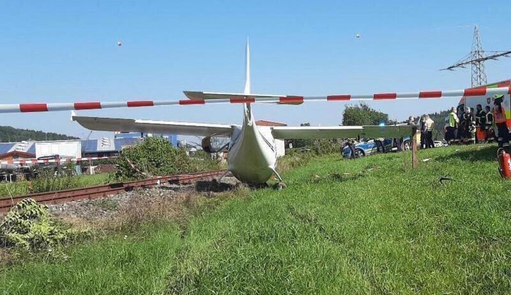 Bad Endorf: Bruchlandung mit Ultra-Leichtflugzeug – Flugzeugabsturz