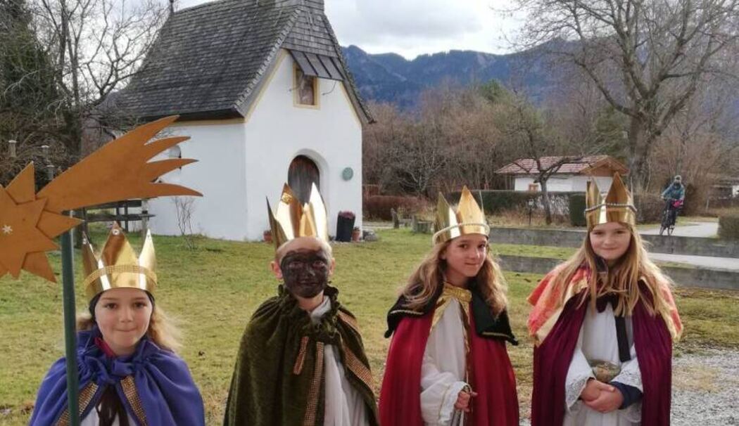 Über 35 Kinder und Erwachsene als Sternsinger in Grassau unterwegs