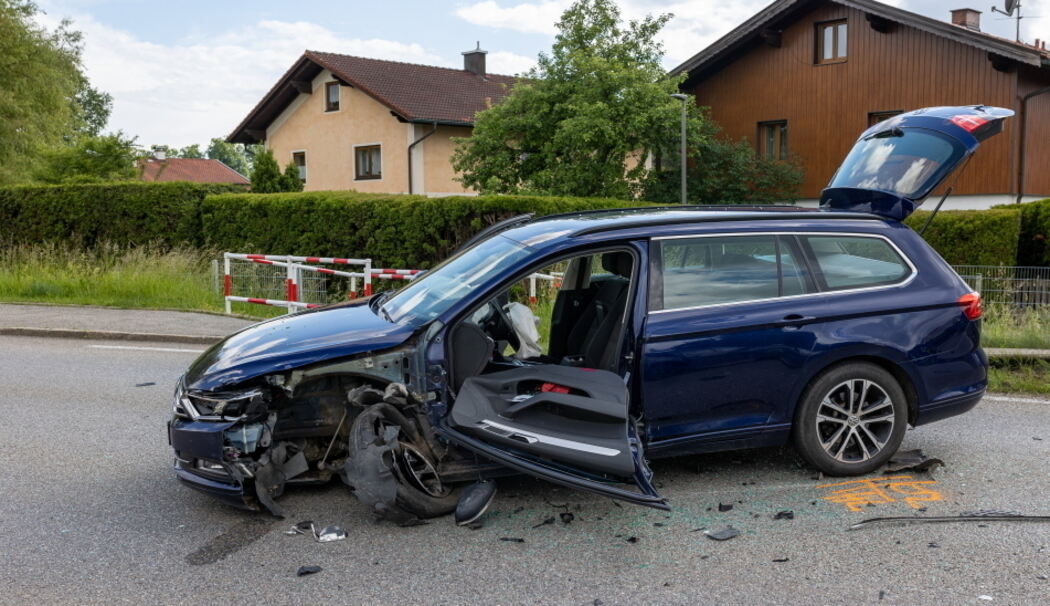 Frontalzusammenstoß durch Unachtsamkeit: Zwei Leichtverletzte