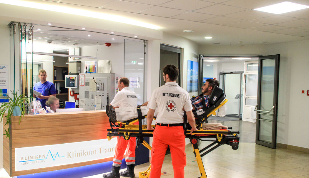 Notaufnahmen der Krankenhäuser können vom Rettungsdienst bis auf wenige Ausnahmen angefahren ...