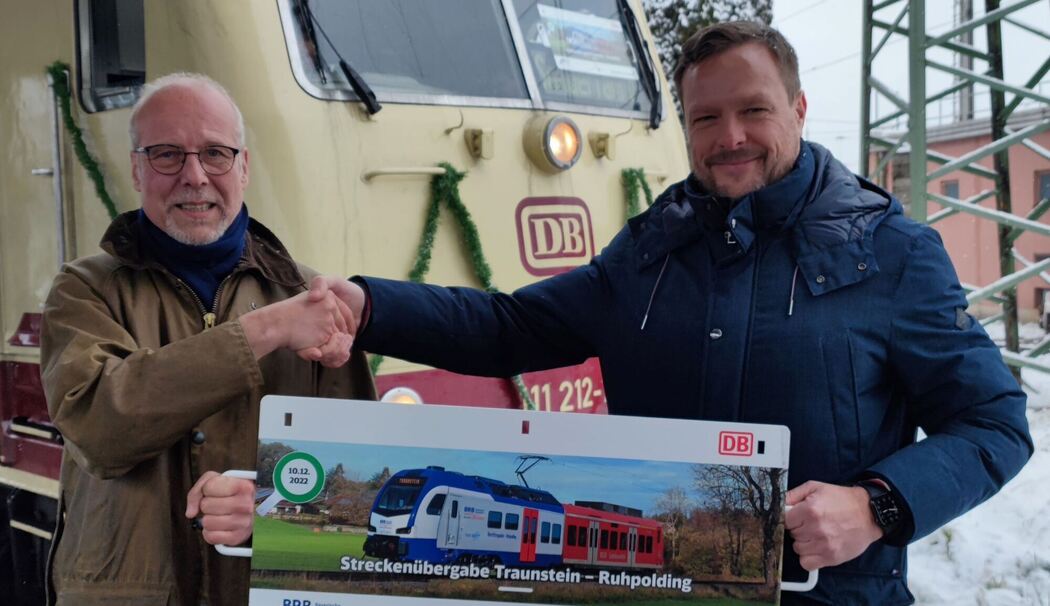 Seit Sonntag rollen blaue Züge zwischen Traunstein und Ruhpolding