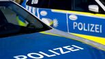 Zwei Einsatzfahrzeuge der Polizei