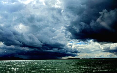 Wahnsinnige Licht- und Wolkenstimmung am Chiemsee | Dieter Baumgartner