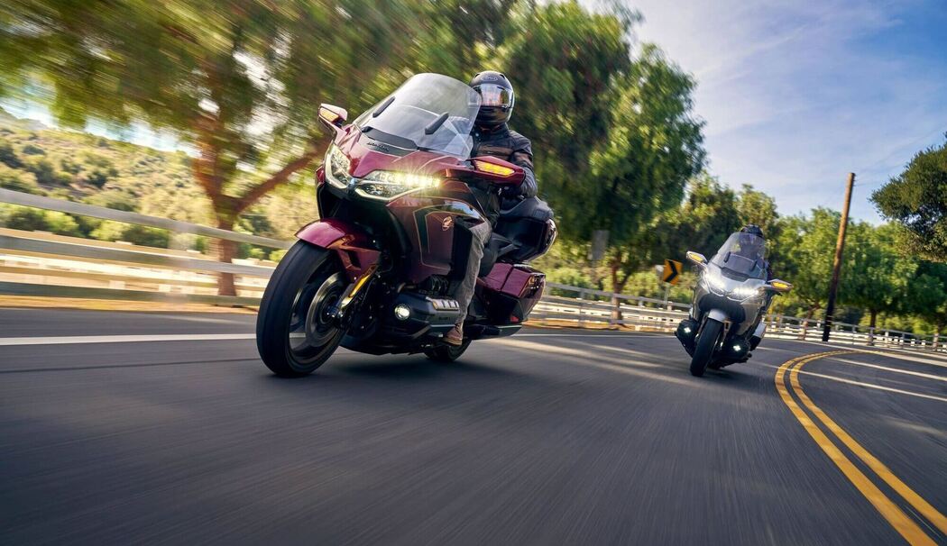 Honda GL1800 Gold Wing Tour (l) und Honda GL1800 Gold Wing