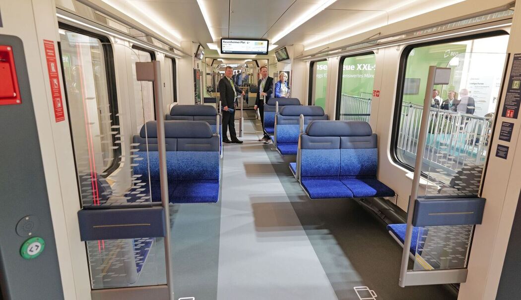 Modell der künftigen XXL-S-Bahn in München präsentiert