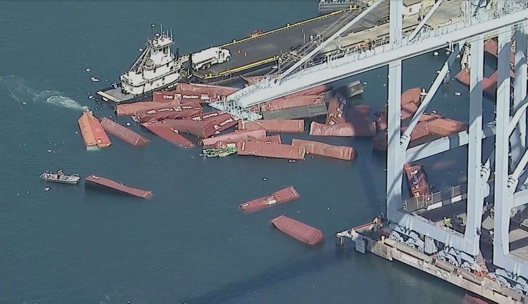 Container in Hafenbecken in Kalifornien gefallen