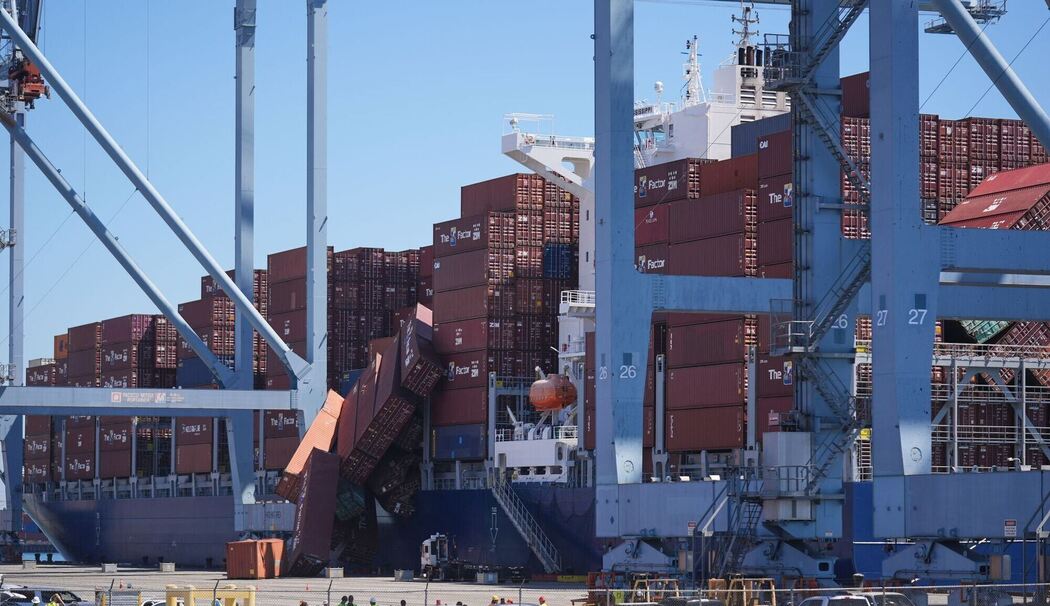 Container in Hafenbecken in Kalifornien gefallen