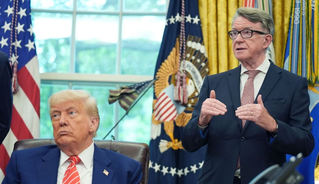 Donald Trump und Peter Mandelson (r.)