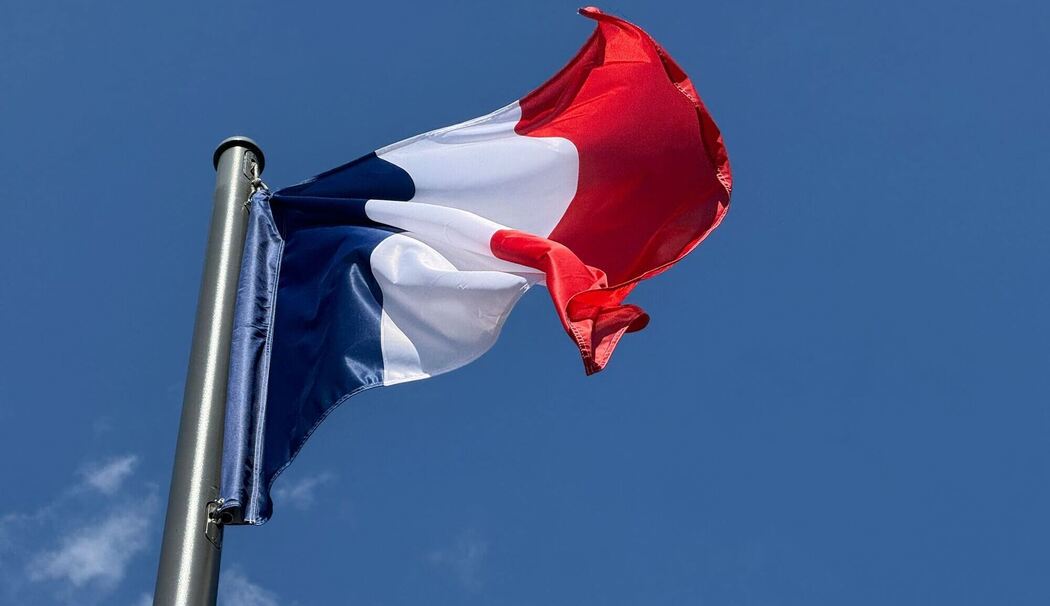 Die Trikolore weht in Paris