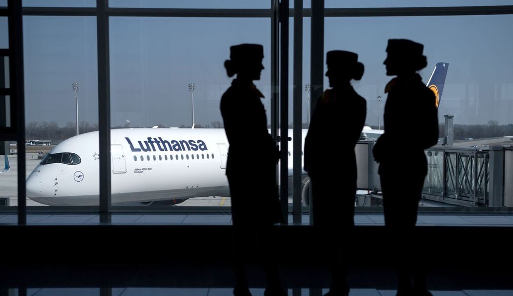 Lufthansa-Flugbegleiterinnen