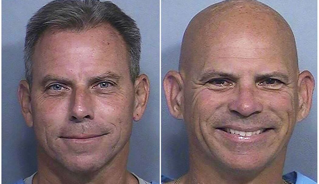 Erik Menendez (l) und sein Bruder Lyle Menendez