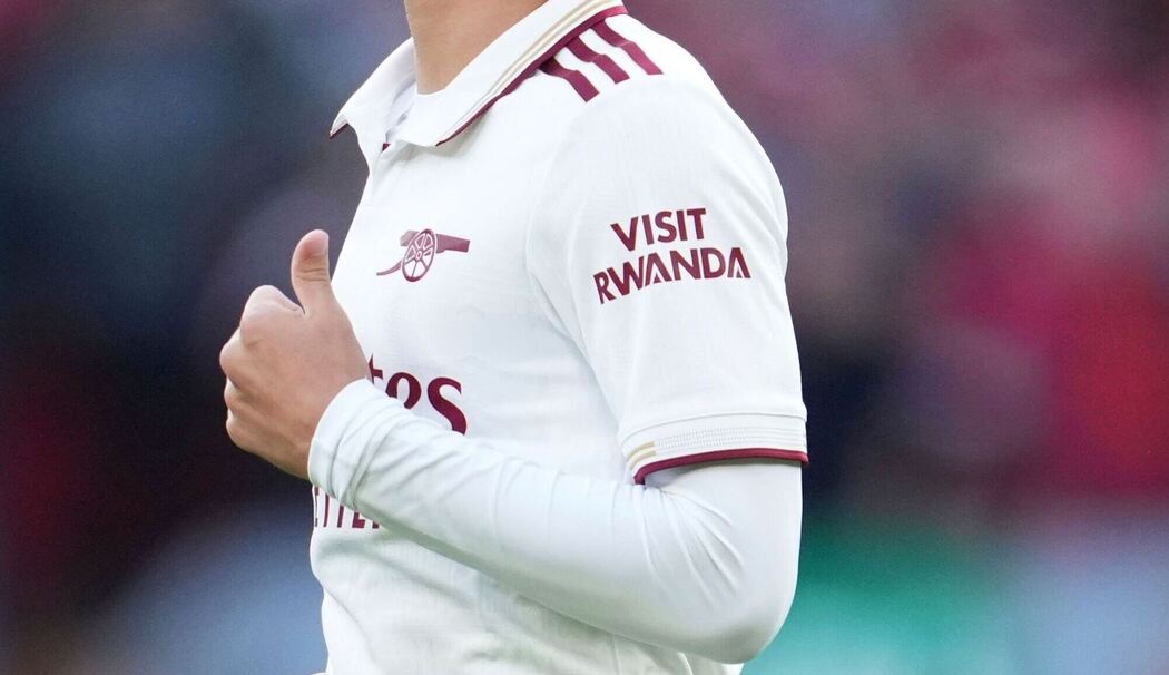 «Visit Ruanda» auf einem Arsenal Trikot