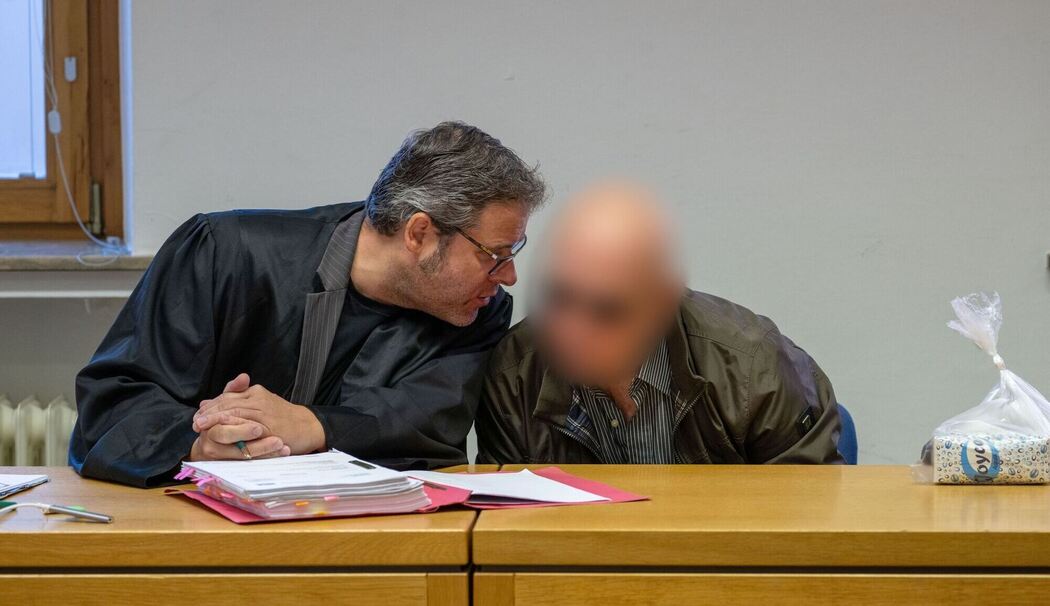Beginn Prozess gegen einen Senioren, der seine Lebensgefährtin e