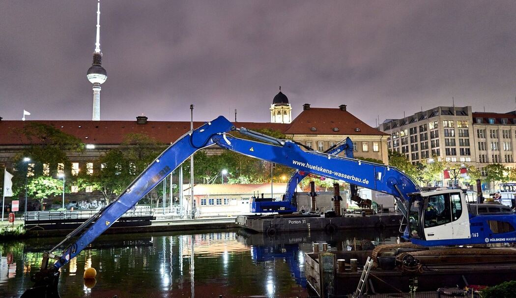 Weltkriegsbombe in der Spree in Berlin-Mitte gefunden