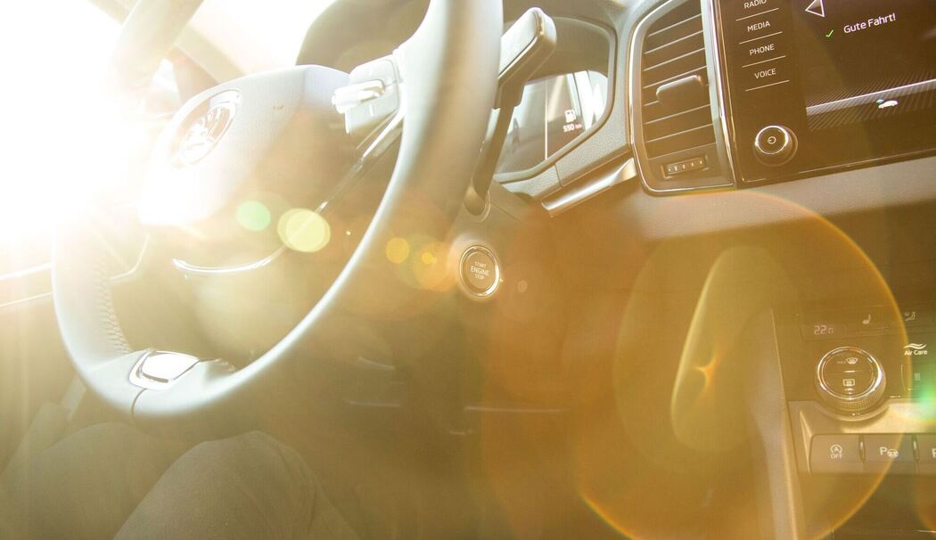 Startknopf im Auto