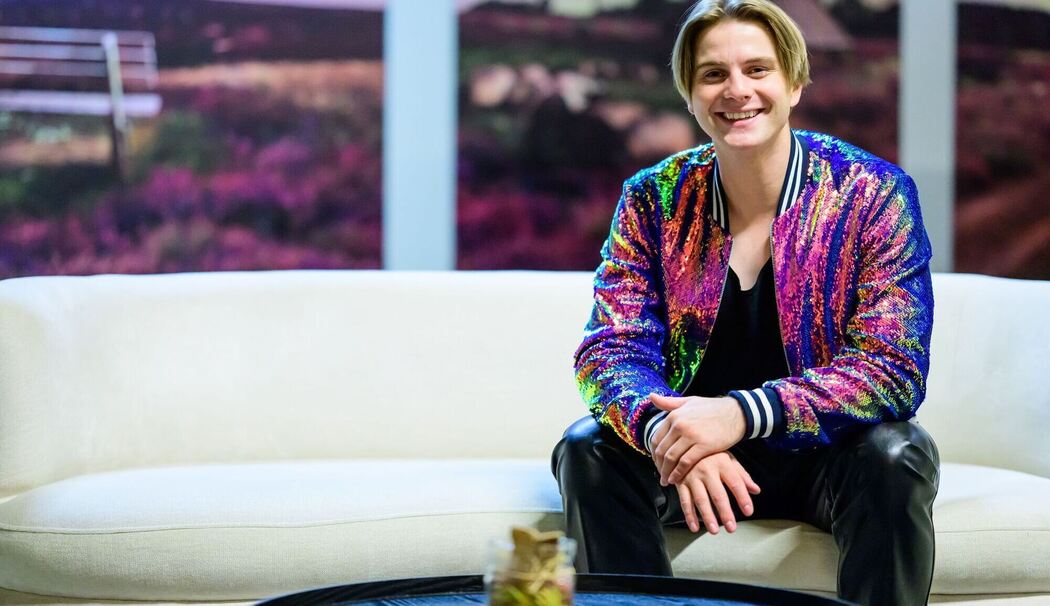 Sänger Vincent Gross zu Gast bei der ARD-Serie "Rote Rosen"