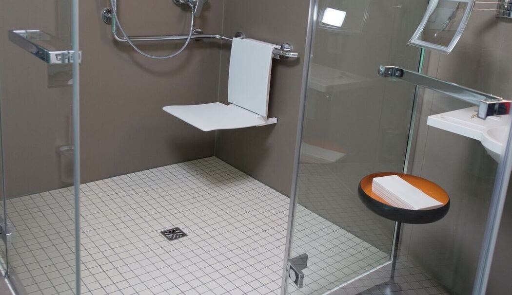 Barrierefreie Dusche für Pflegebedürftige und Senioren