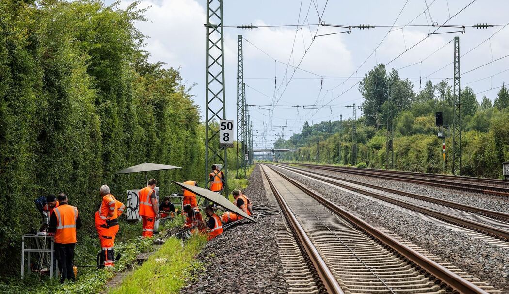 Brandanschlag auf wichtige Bahnstrecke