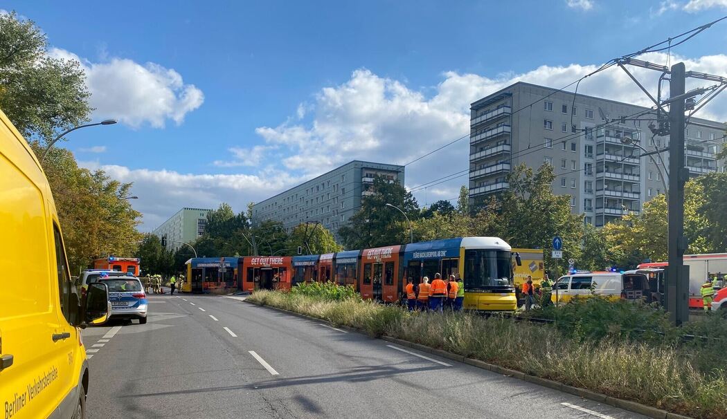 Verletzte bei Unfall nahe Alexanderplatz