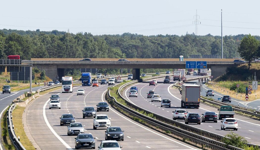Mordversuch von der Autobahnbrücke?