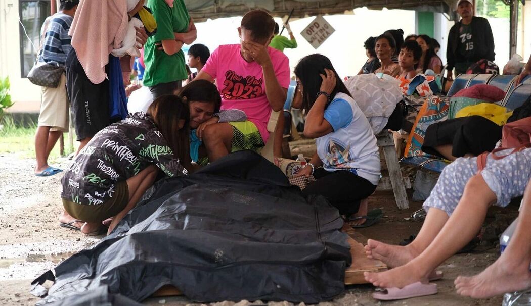 Starkes Erdbeben vor den Philippinen
