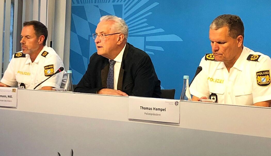 Brand in München - Pressekonferenz zu Großeinsatz von Polizei