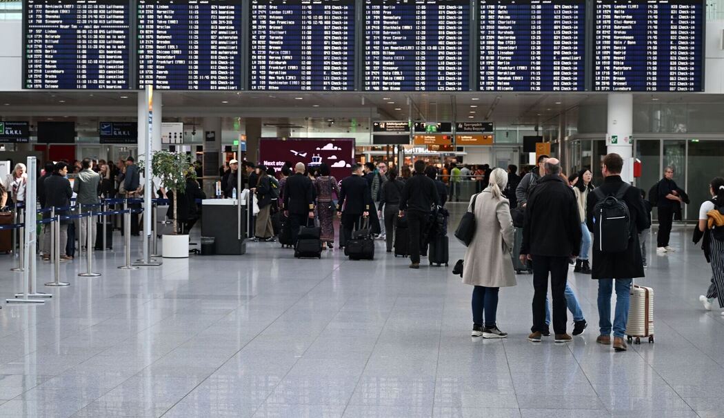 Flughafen München stellt wegen möglicher Drohnen Betrieb ein