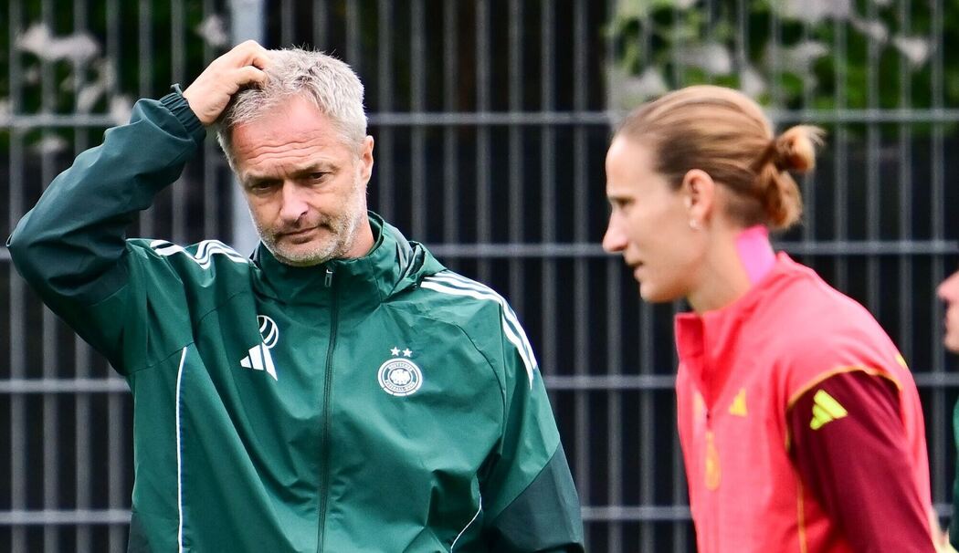 Bundestrainer Christian Wück und Torhüterin Ann-Katrin Berger