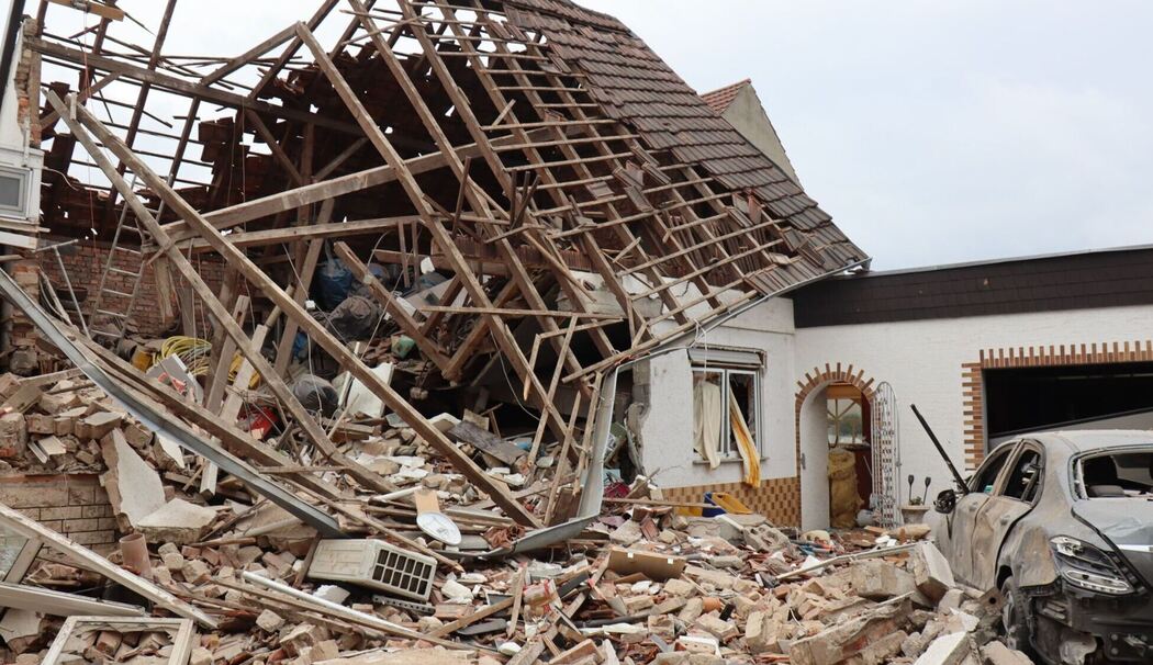 Zwei Verletzte bei Gebäudeeinsturz nach Explosion