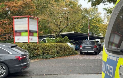 Schülerin an Berufsschule in Paderborn niedergestochen