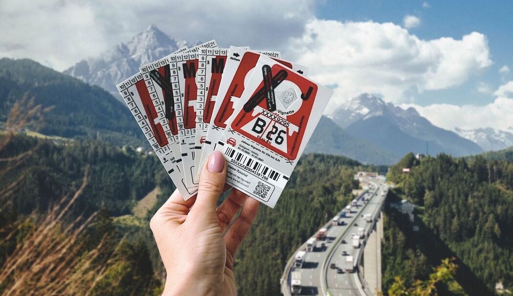 Vignetten in Oesterreich vor einer Autobahn