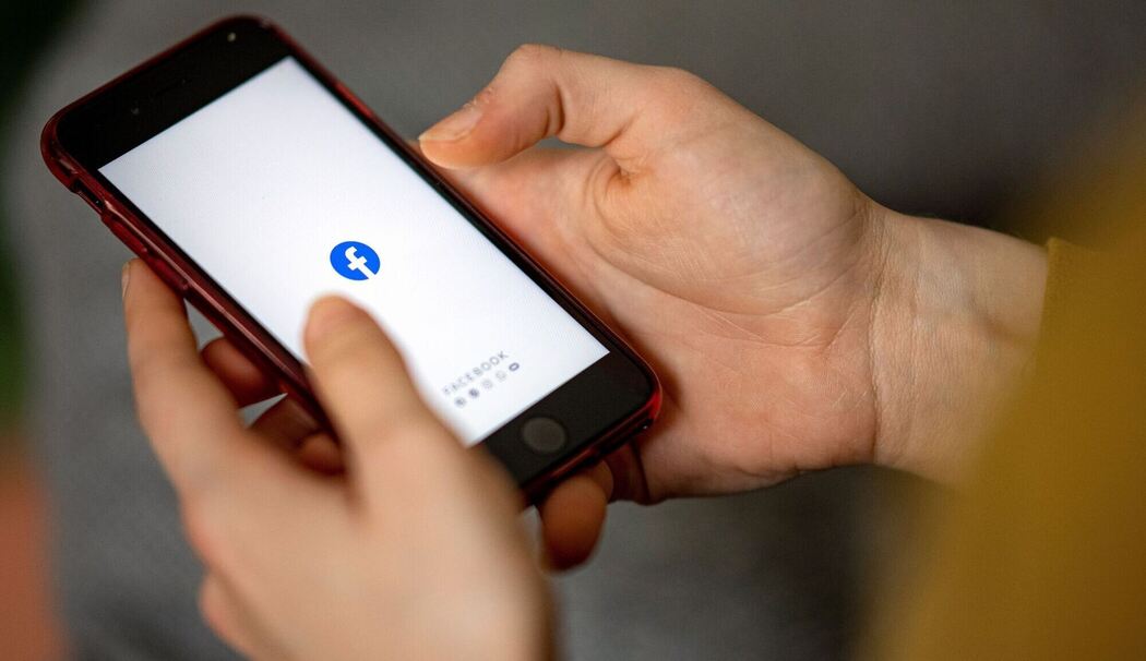 Facebook-App auf einem Smartphone