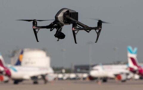 Drohne am Flughafen
