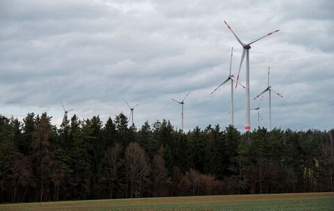 Windkraftanlagen im Lindenhardter Forst