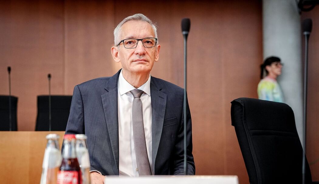 Öffentliche Anhörung der Präsidenten der Nachrichtendienste Öffentliche Anhörung der Präsidenten der Nachrichtendienste