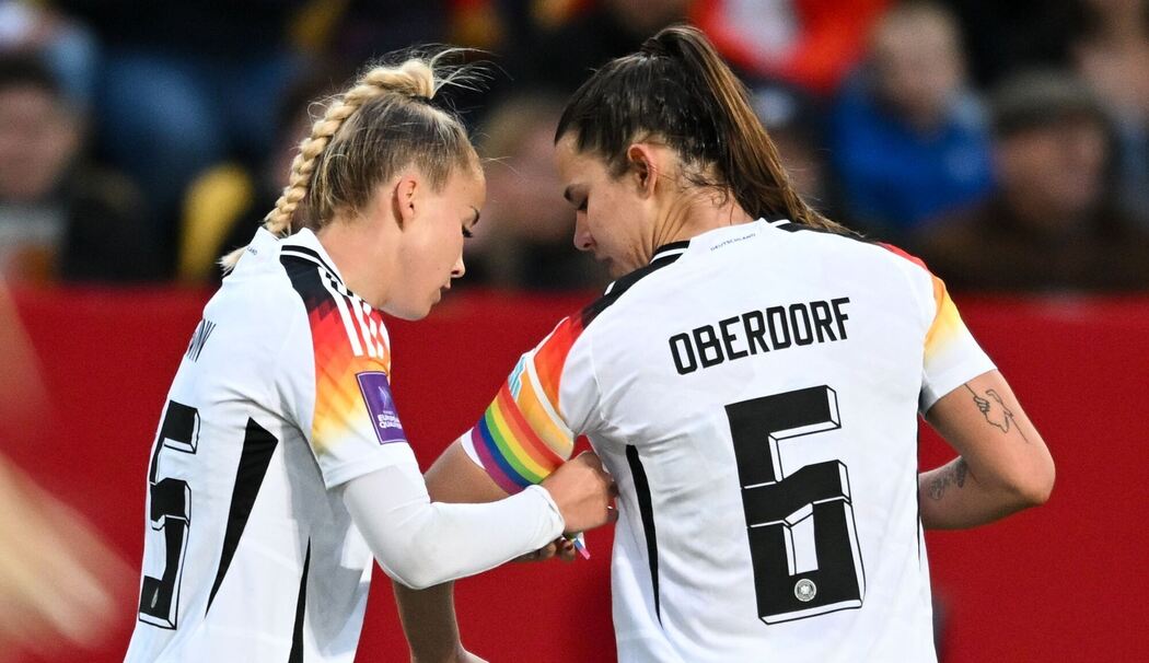 Giulia Gwinn und Lena Oberdorf