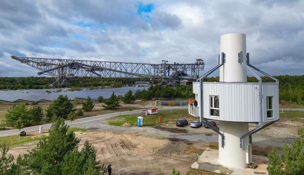 Ferien am Windradturm: Upcycling-Projekt in acht Metern Höhe